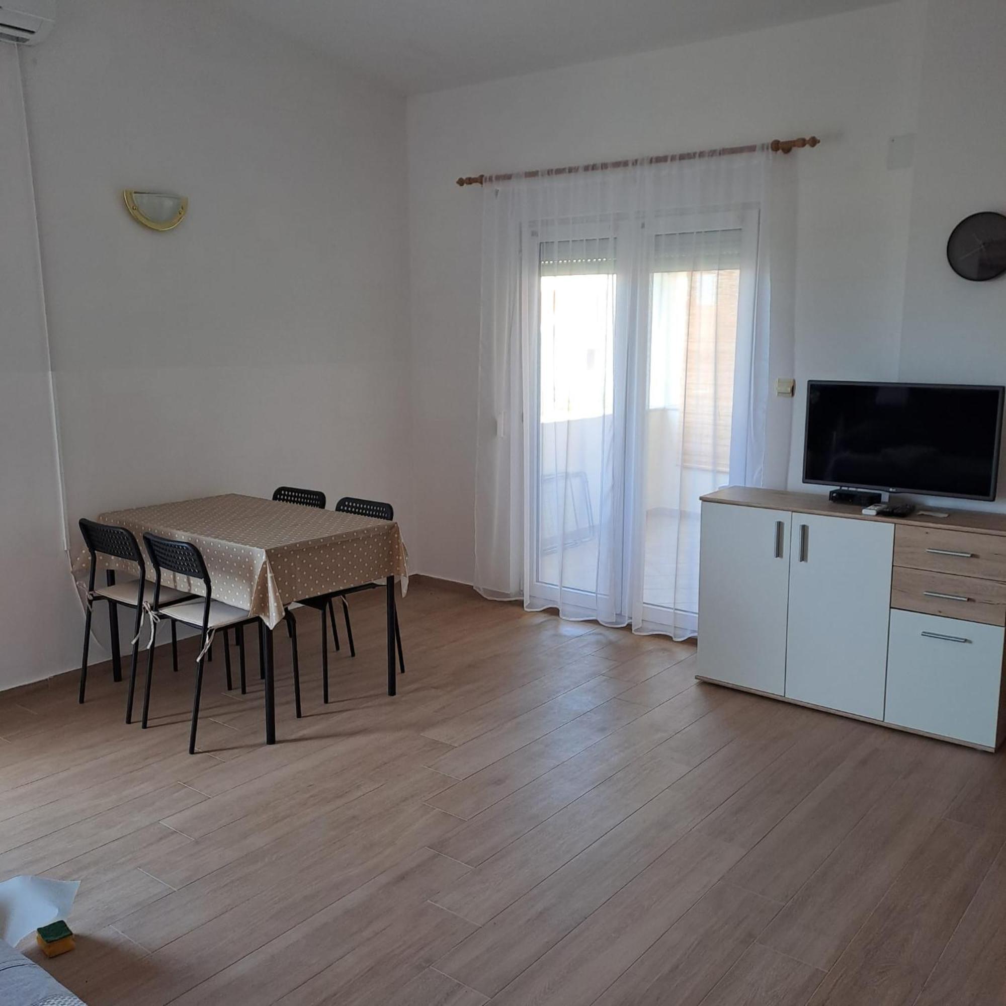 Apartments Cecilija Povljana Exterior photo