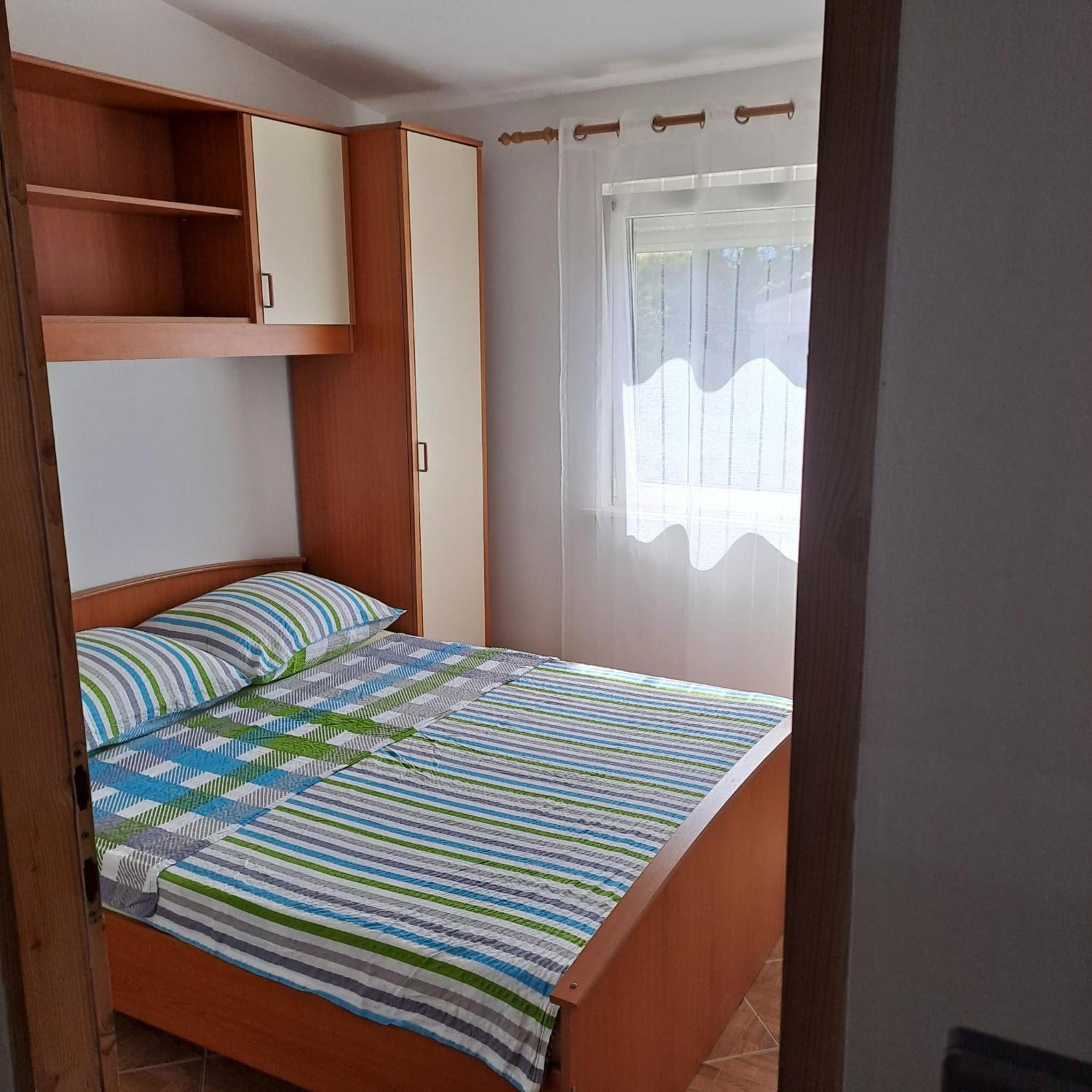 Apartments Cecilija Povljana Exterior photo